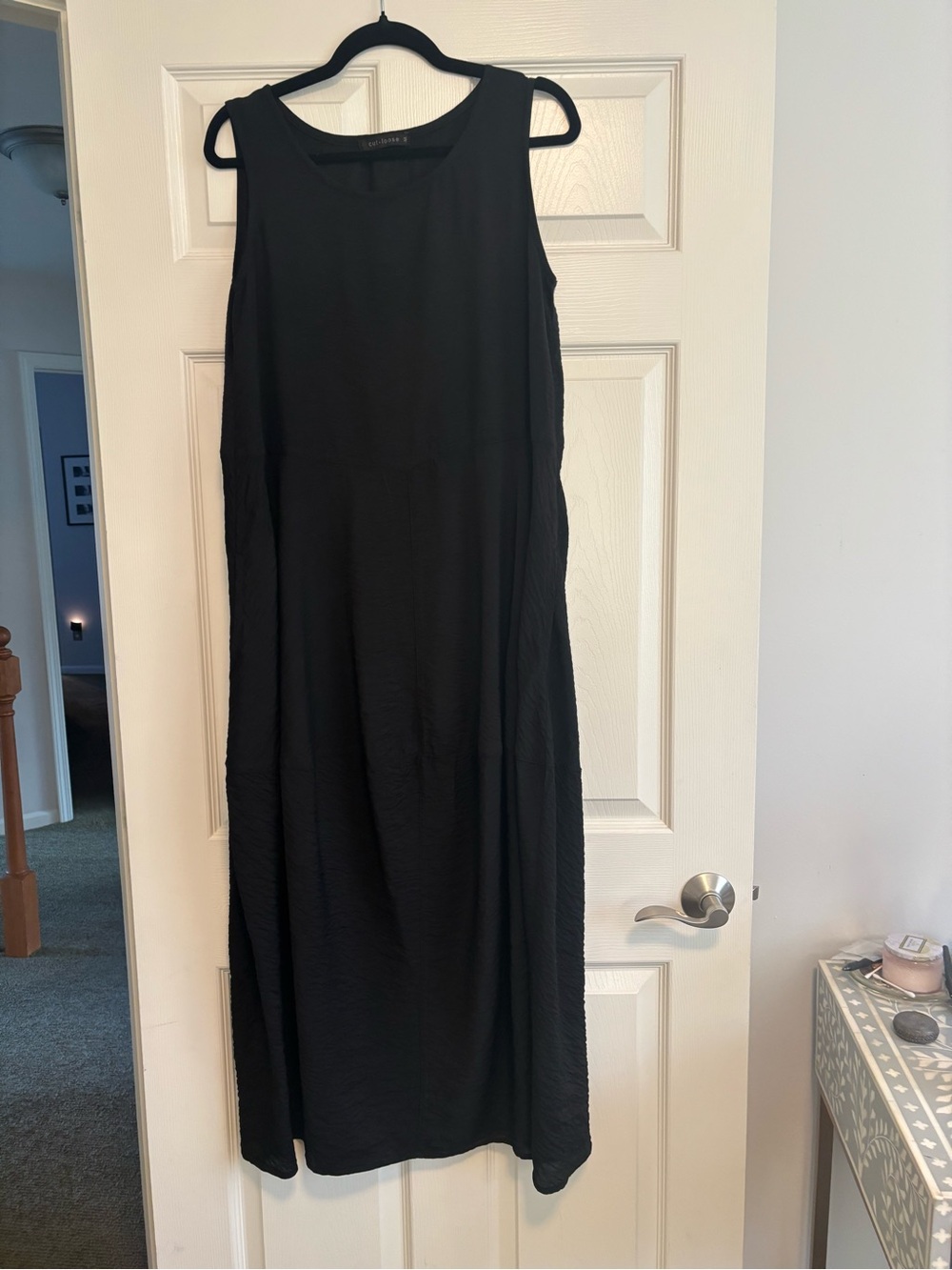 cut loose Sleeveless Black Midi Dress